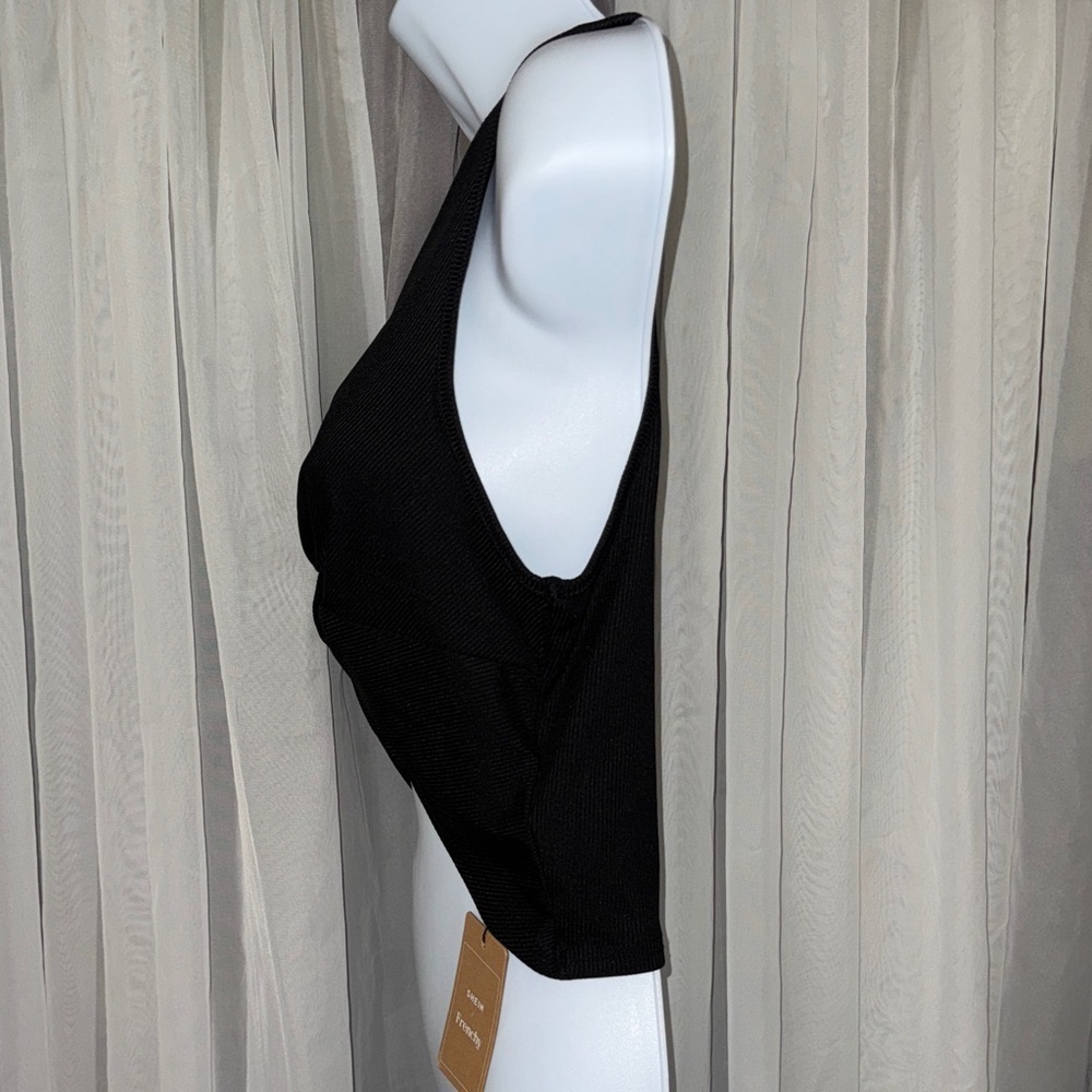 SHEIN Black Knot-Front Sleeveless Crop Top - Picture 4 of 7